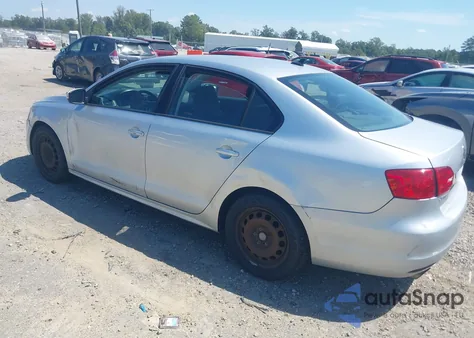 2014 Volkswagen Jetta 1.8T Se z USA, uszkodzony, nr VIN 3VWD17AJ0EM244912